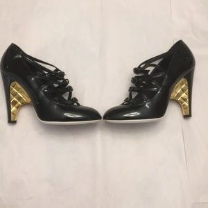 Chanel shoes excellent condition